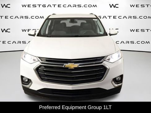 Used 2021 Chevrolet Traverse LT FWD image 2