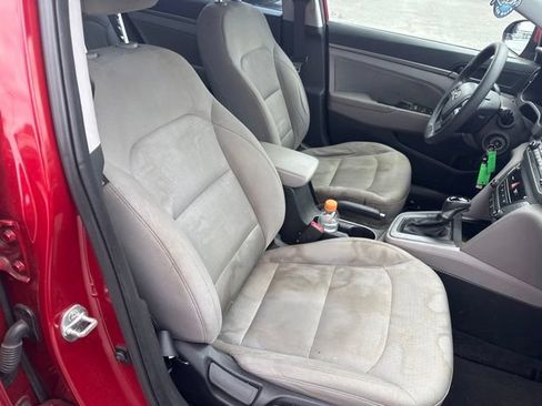 Used 2017 Hyundai Elantra SE FWD image 12