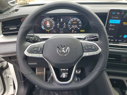 New 2026 Volkswagen Tiguan SE R-Line image 20