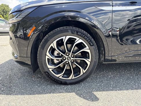 New 2026 Lincoln Nautilus Reserve AWD/4WD image 10
