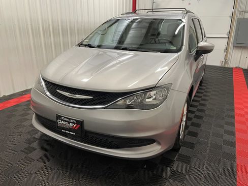 Used 2021 Chrysler Voyager Lxi FWD image 9