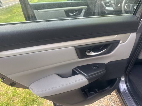 Used 2017 Honda CR-V LX image 20