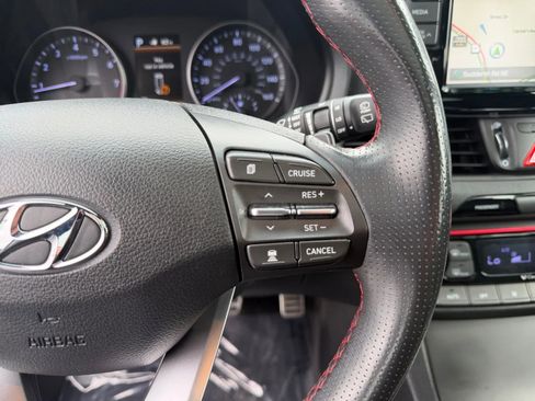 Used 2018 Hyundai Elantra GT Sport w/ Sport Tech Package 04 FWD image 23
