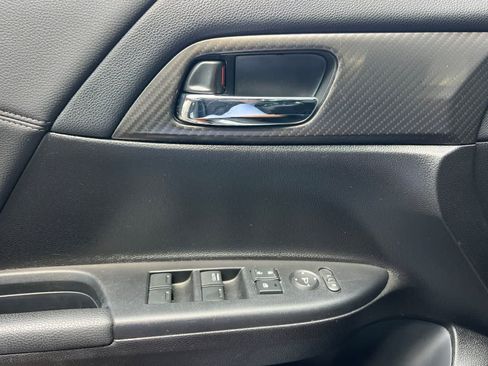 Used 2017 Honda Accord Sport image 15