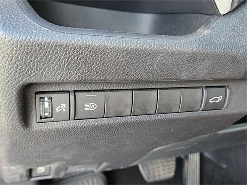 Used 2024 Toyota RAV4 XLE image 30