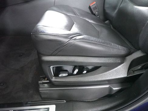 Used 2020 Cadillac Escalade ESV Premium Luxury image 11