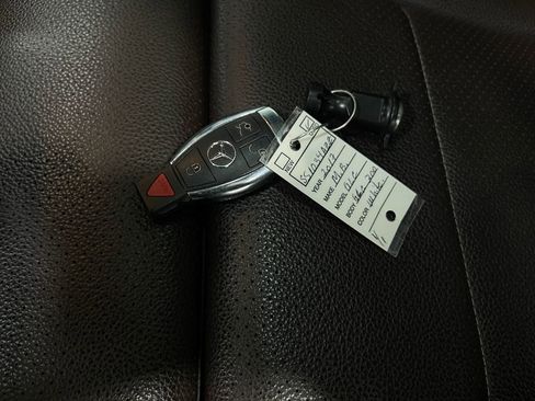 Used 2017 Mercedes-Benz GLC 300 4MATIC image 38