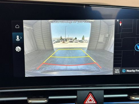 Used 2025 Hyundai Elantra SEL FWD image 21
