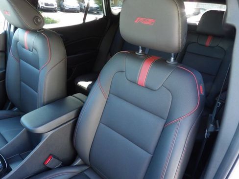 Used 2024 Chevrolet Trax RS w/ Driver Confidence Package FWD image 14