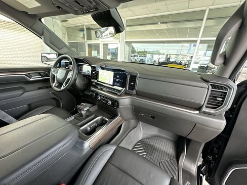 Used 2025 Chevrolet Silverado 1500 RST w/ Z71 Off-Road Package AWD/4WD image 28