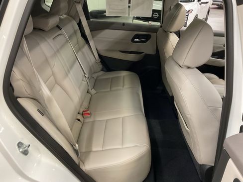 Used 2023 Nissan Rogue SL w/ SL Premium Package image 20