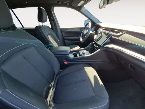 Used 2024 Jeep Grand Cherokee L Laredo w/ Luxury Tech Group I AWD/4WD image 14