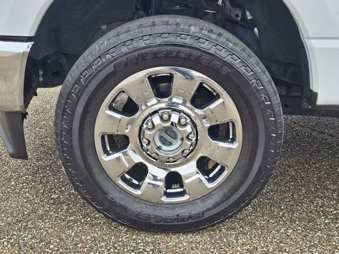 Used 2023 Ford F250 Lariat w/ Chrome Package image 31