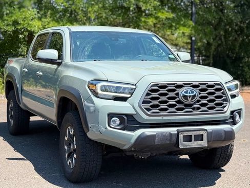 Used 2023 Toyota Tacoma TRD Off-Road AWD/4WD image 7