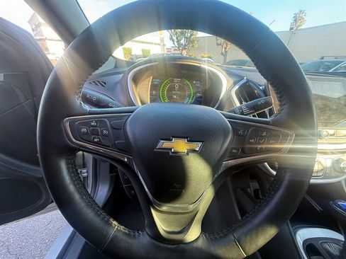 Used 2017 Chevrolet Volt LT FWD image 22