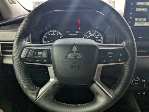 Used 2025 Mitsubishi Outlander SE AWD/4WD image 13