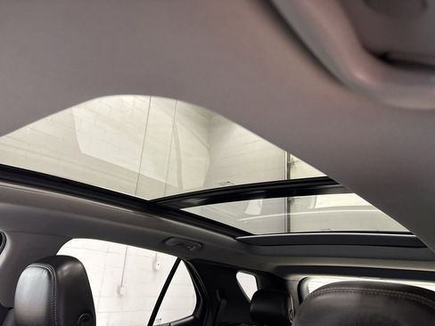 Used 2018 Chevrolet Equinox Premier AWD/4WD image 28