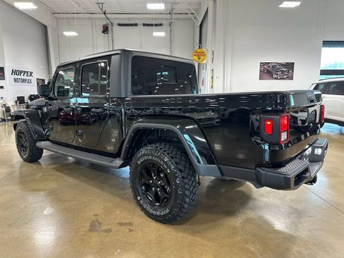 Used 2022 Jeep Gladiator Sport AWD/4WD image 6