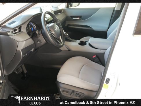 Used 2021 Toyota Venza LE w/ Carpet Mat Package (TMS) AWD/4WD image 4