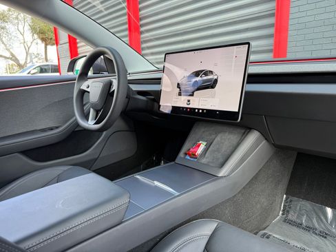 Used 2025 Tesla Model 3 image 15