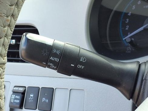 Used 2013 Toyota Sienna XLE w/ Entertainment Pkg image 13