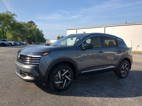 Certified 2026 Nissan Kicks SV FWD image 8