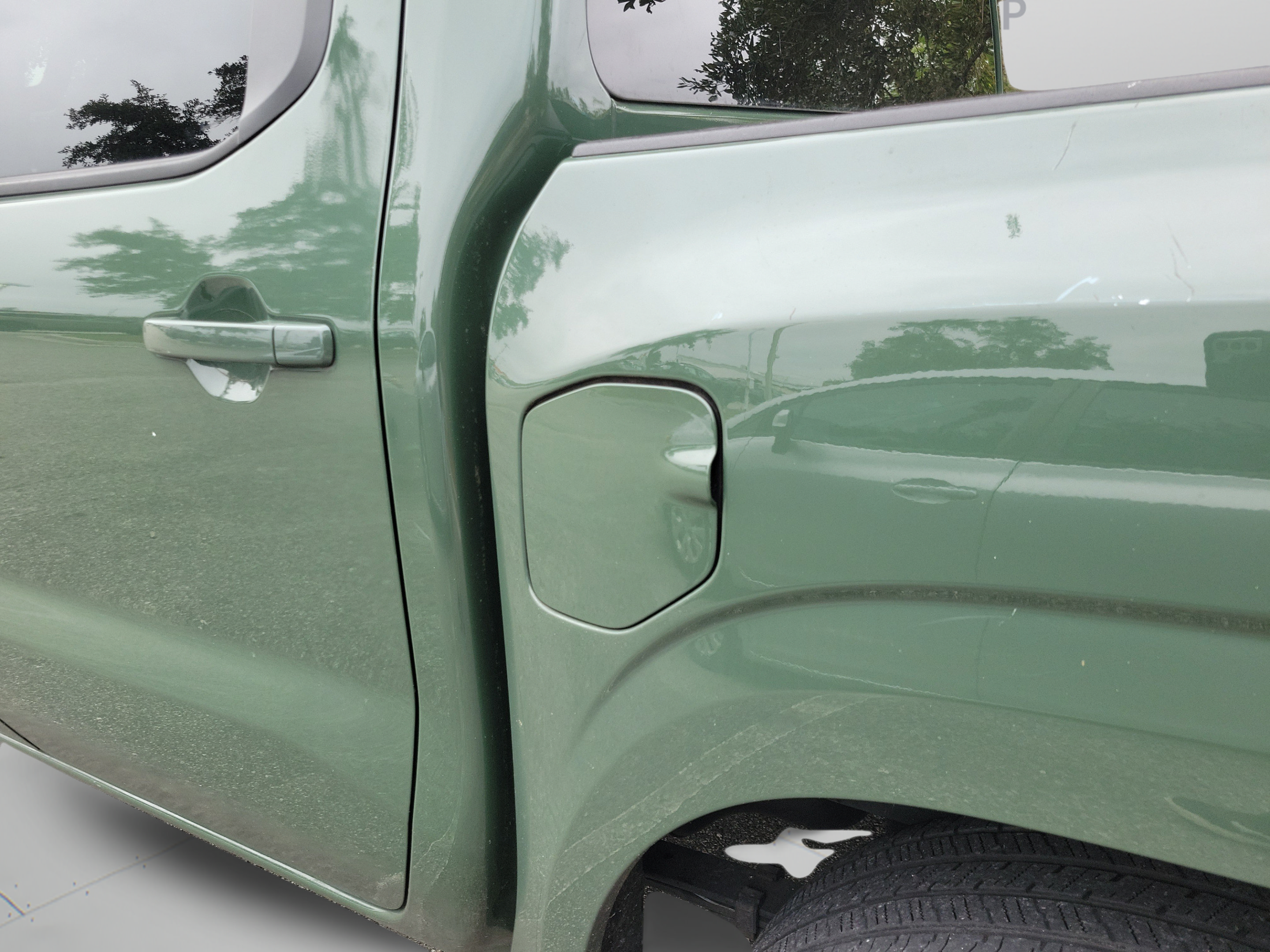 Used 2024 Nissan Frontier SV w/ Technology Package RWD image 26