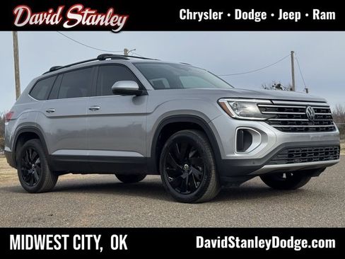 Used 2024 Volkswagen Atlas SE image 1