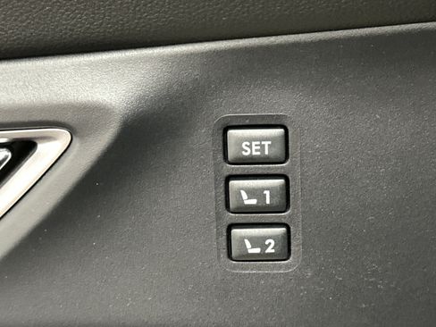 Used 2021 Subaru Ascent Limited w/ Technology Package image 38