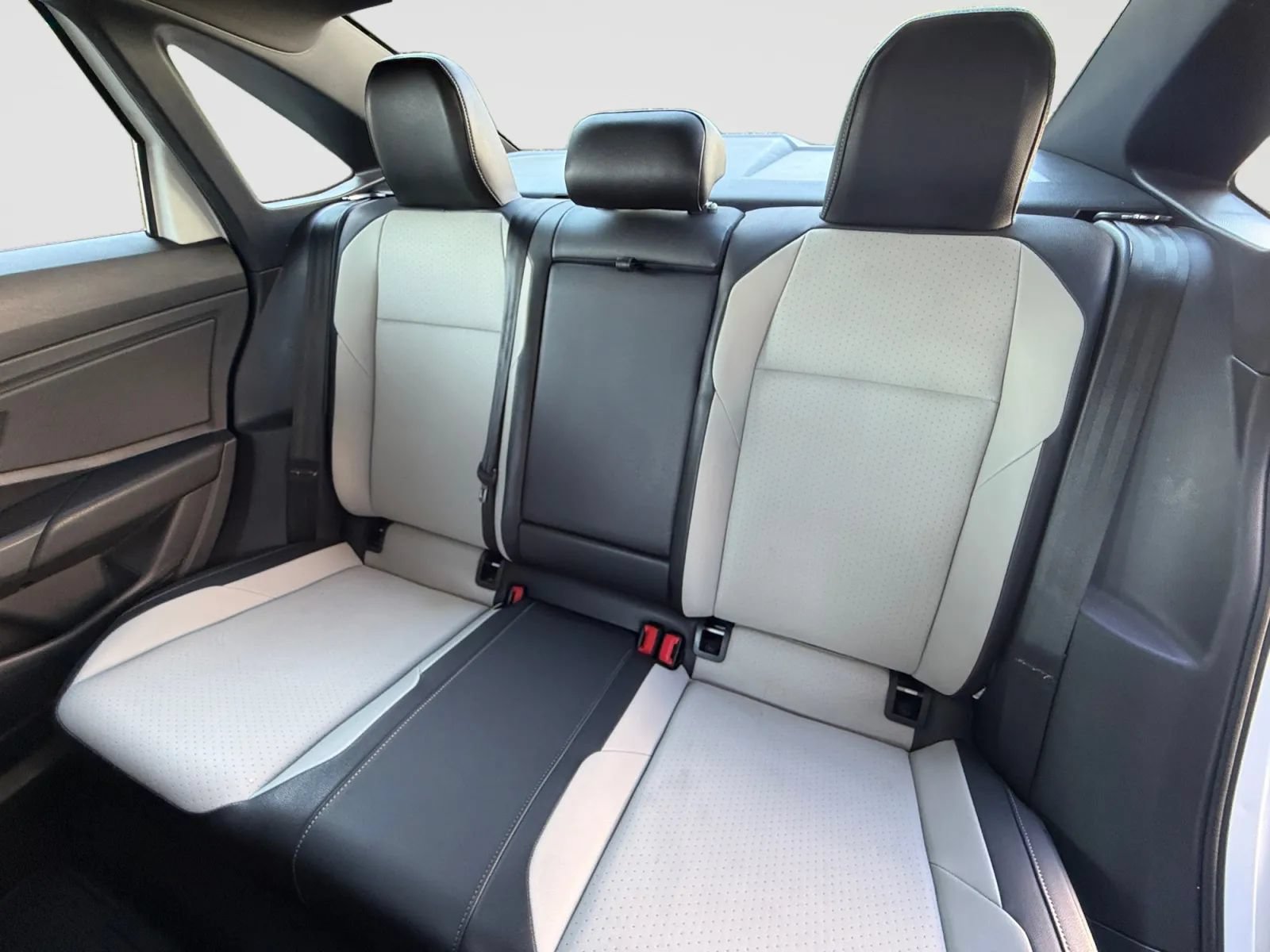 Used 2019 Volkswagen Jetta R-Line w/ R-Line Cold Weather Package FWD image 15