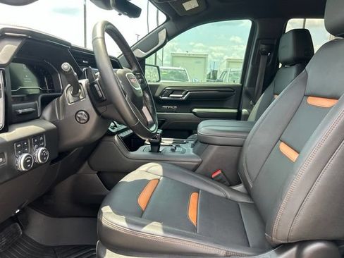 Used 2024 GMC Sierra 1500 AT4 w/ Technology Package AWD/4WD image 15