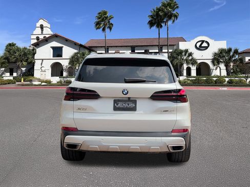 Used 2024 BMW X5 sDrive40i w/ Premium Package RWD image 3
