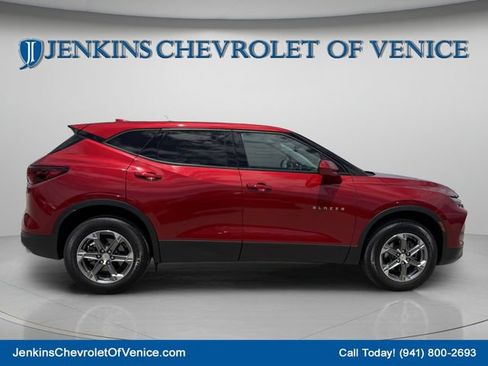 Used 2023 Chevrolet Blazer LT FWD image 3
