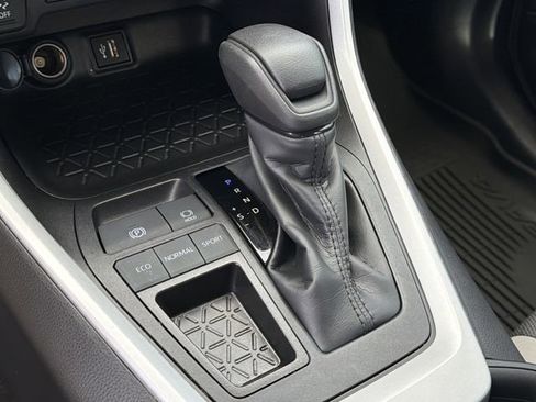 Certified 2025 Toyota RAV4 XLE FWD image 17