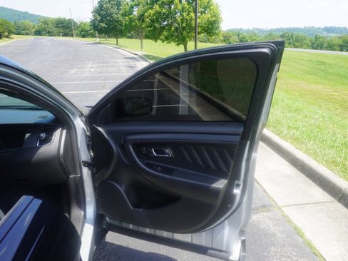 Used 2016 Ford Taurus Police Interceptor AWD image 20