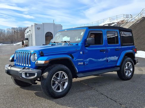 Used 2021 Jeep Wrangler Unlimited Sahara image 3