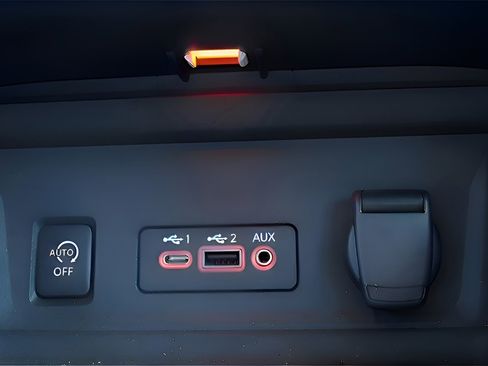 Used 2025 Nissan Sentra SV image 15