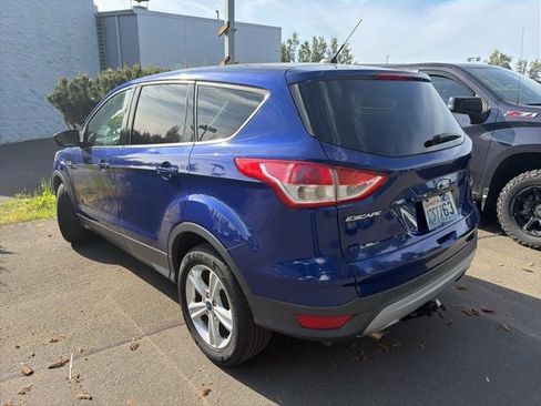 Used 2016 Ford Escape SE FWD image 2