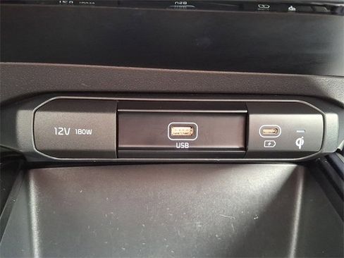 Certified 2023 Kia Niro EX image 23