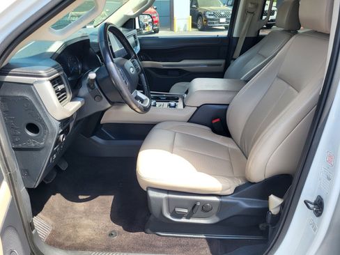 Certified 2023 Ford Expedition Max XLT image 19