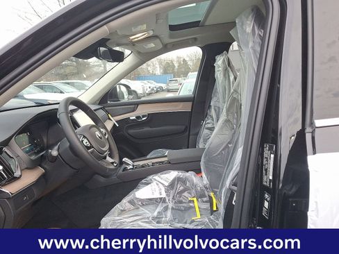 New 2026 Volvo XC90 B6 Plus w/ Protection Package Premier image 11
