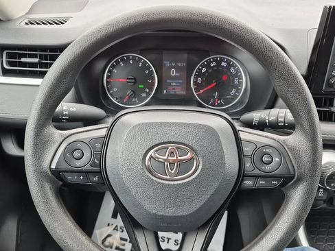 Used 2022 Toyota RAV4 XLE image 15