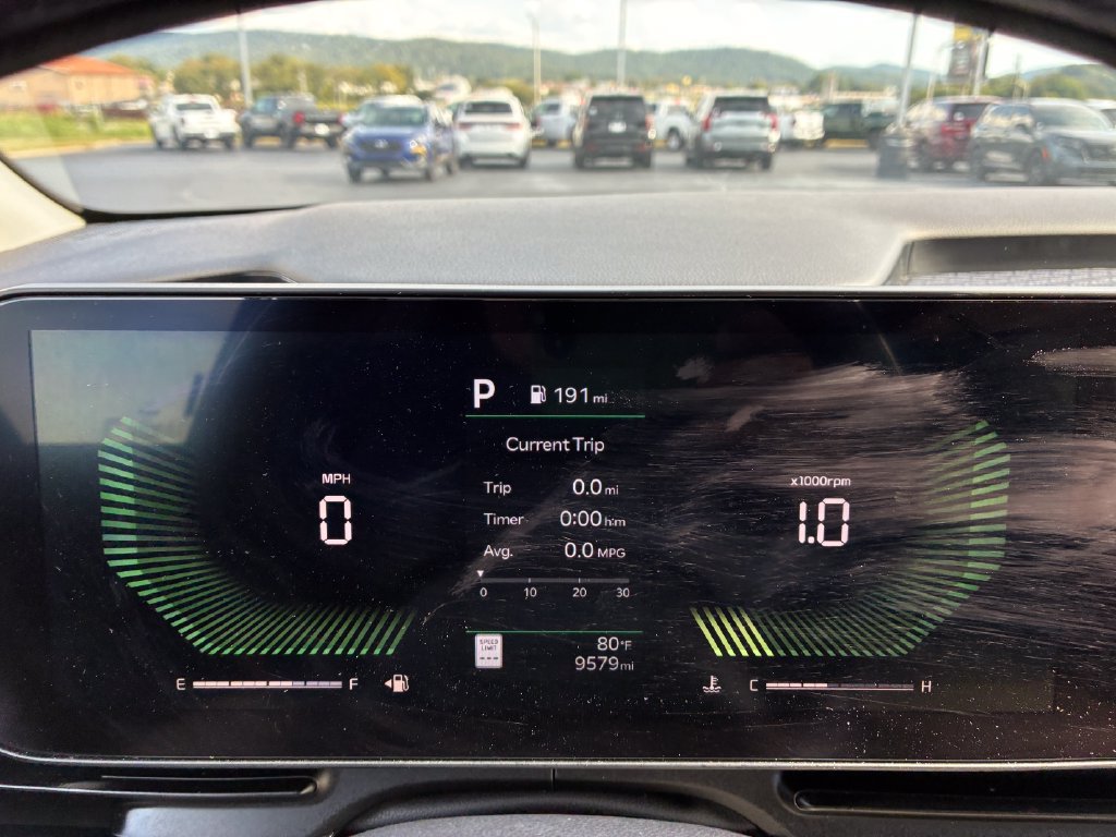 Used 2026 Kia Carnival FWD image 12