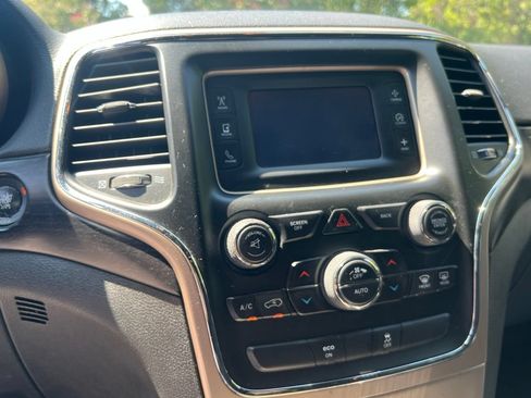 Used 2014 Jeep Grand Cherokee Laredo w/ Quick Order Package 23E AWD/4WD image 13