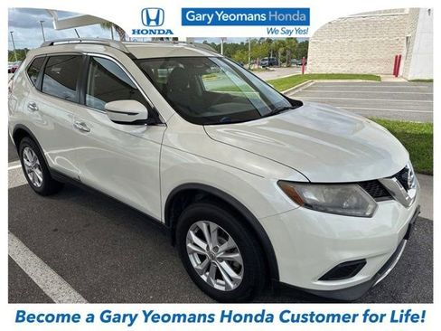 Used 2016 Nissan Rogue SV FWD image 1
