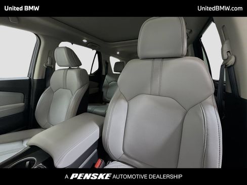 Used 2025 Honda Pilot Touring image 5