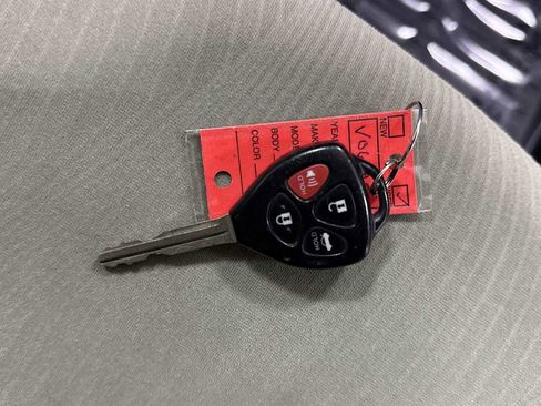 Used 2012 Toyota Corolla LE image 29