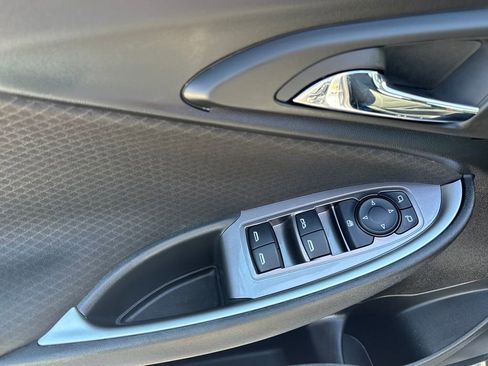 Used 2025 Chevrolet Malibu LT FWD image 12