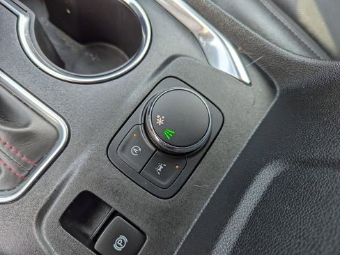 Certified 2022 Chevrolet Traverse RS image 25