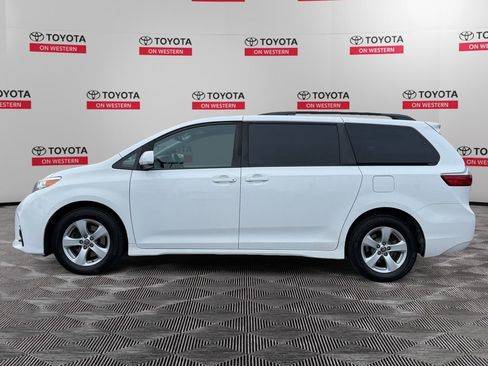 Certified 2020 Toyota Sienna LE image 6